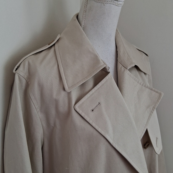 Uniglo and Commence Classic Beige Women's Trench Coat Size Large - Picture 6 of 12